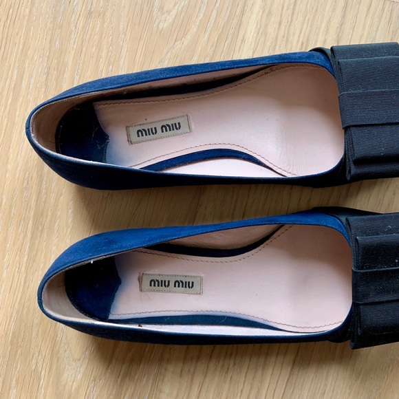 Miu Miu pointed toes flat navy and black - Picture 3 of 6